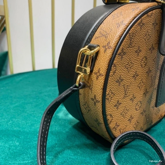 Louis CHAPEAU BOITE PETITE Vuitton 0512